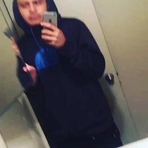 Meet your Posher, Manuel